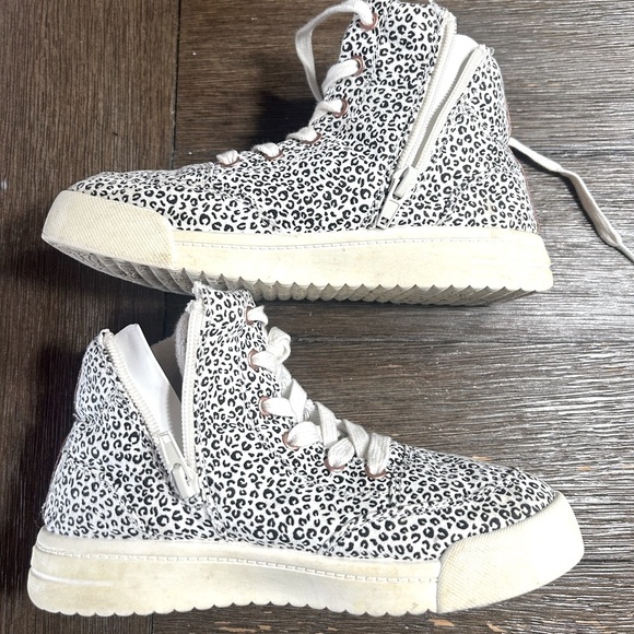 Like New Roxy Camu high top sneakers size 3 youth - Picture 6 of 11